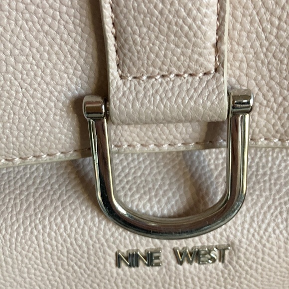 Cute Nine West Satchel Crossbody - Picture 6 of 6